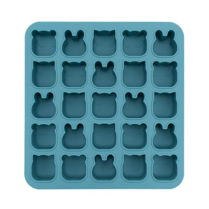 This non-toxic silicone tray with 25 snack-sized pods can tackle cold and hot delights for the entire family. Whether you need to freeze home-made baby puree, nourish the grownups with savoury muffins or treat someone with cute mini cakes, the Freeze & Bake Poddie has you covered.