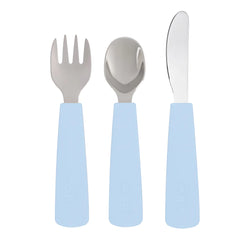 Got a curious toddler on your hands? One that loves to dig in and take matters into their own hands? One that’s ready to take their increasing curiosity up a notch The We Might Be Tiny Cutlery Set is exactly what your little explorer needs to feel in charge and rock dinnertime like a superstar self-feeder in the making. This toddler cutlery set has been ergonomically designed to suit growing hands.