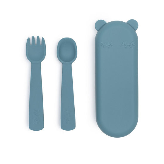 The We Might Be Tiny Feedie Fork & Spoon Set ticks all the boxes as baby’s perfect first cutlery set!